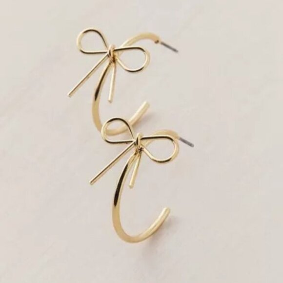 NWT Urban Outfitters Bow Hoop Gold Earrings - Picture 1 of 4
